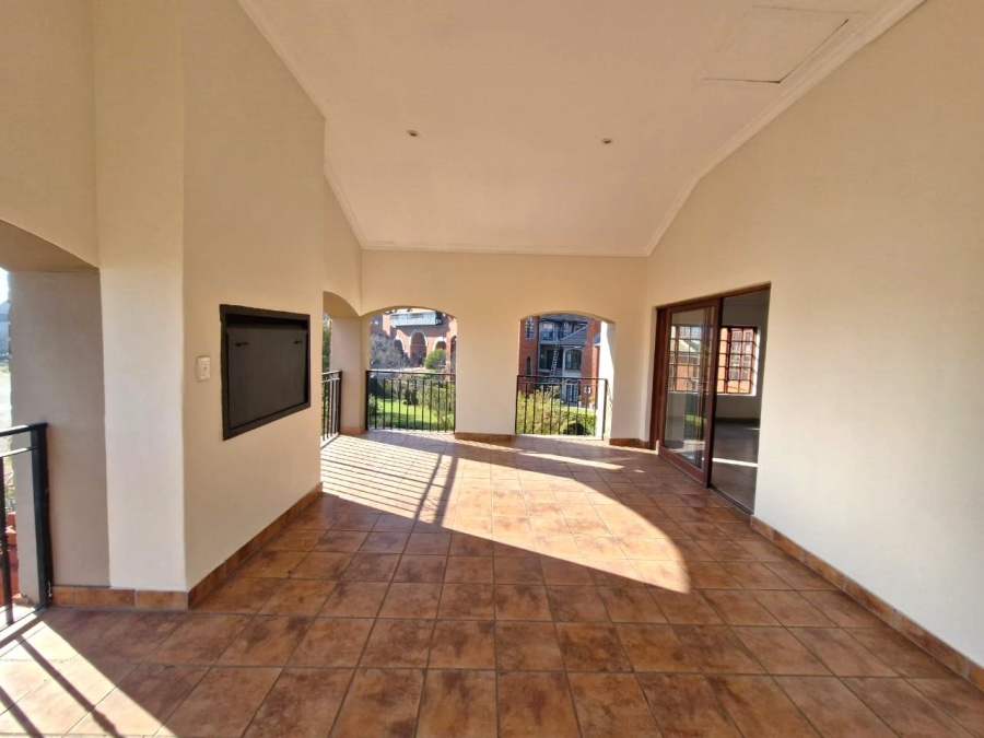 To Let 3 Bedroom Property for Rent in Meerhof North West